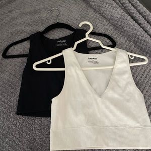 Pack of 2 Garage v neck crop tops worn once. Size small